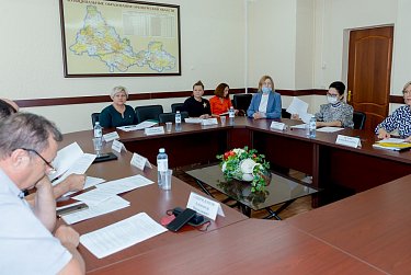 Мировой судья сможет не снимать мантию